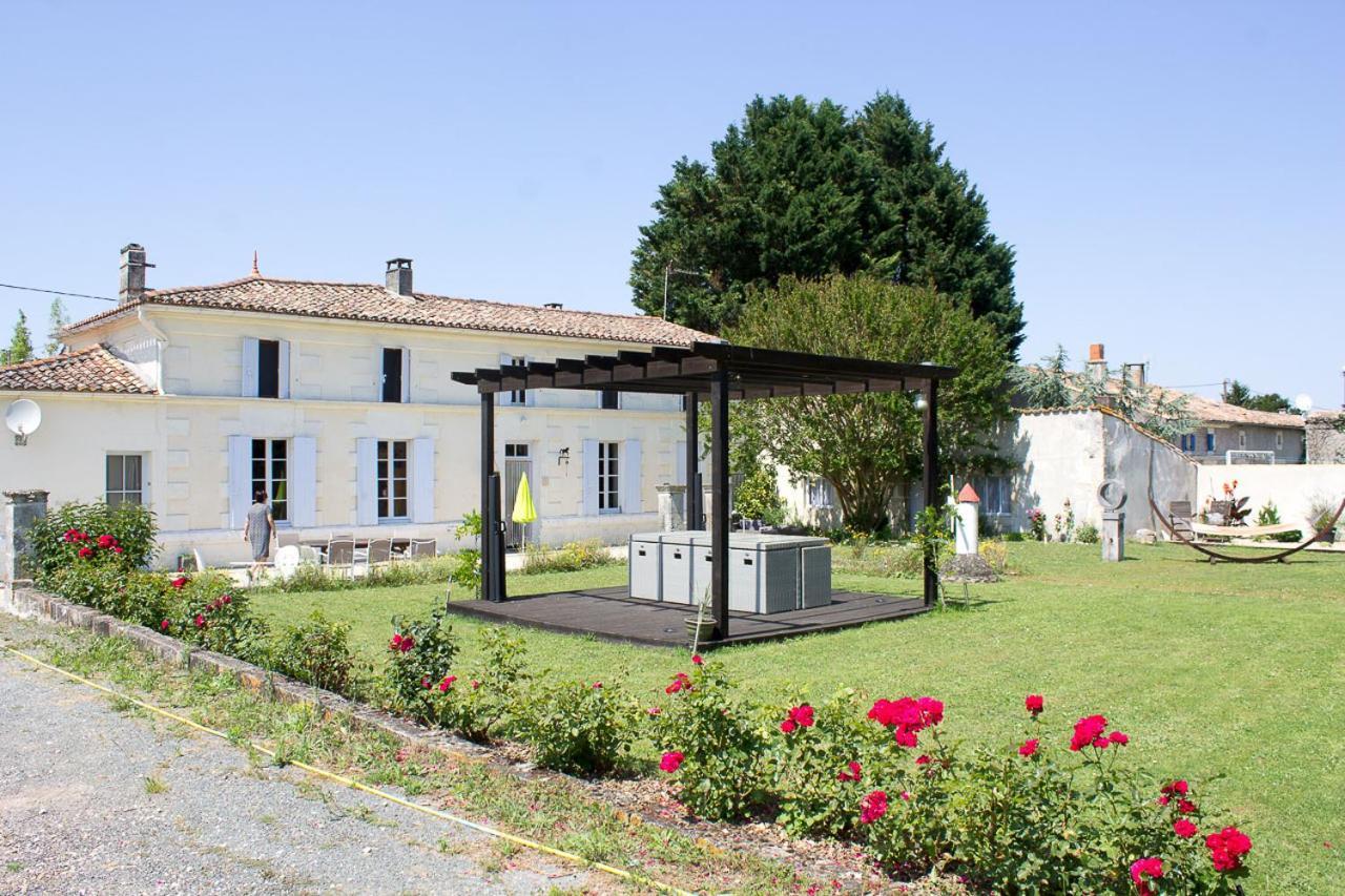 Bed and Breakfast Le Charhido Saint-Fort-sur-Gironde Экстерьер фото